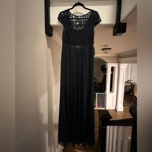 Adrianna Papell Lace Stretch Tulle Gown Size 8 Midnight